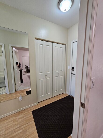 Building Photo - 3030 Lore Rd