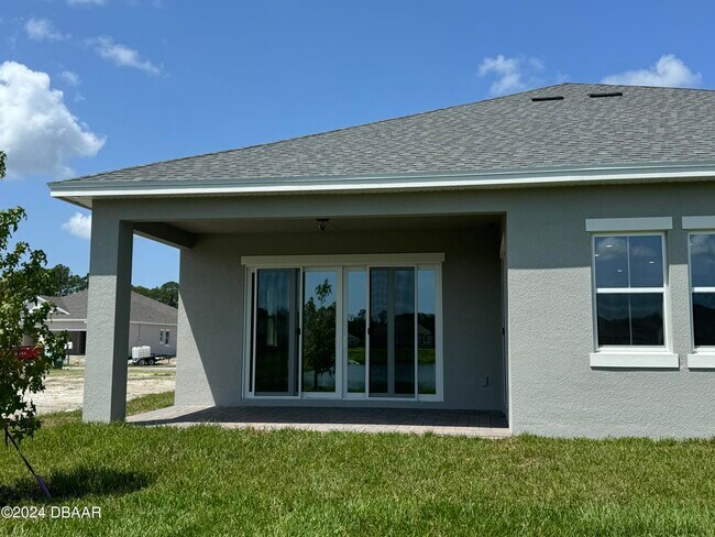 Building Photo - 2005 Divot Dr