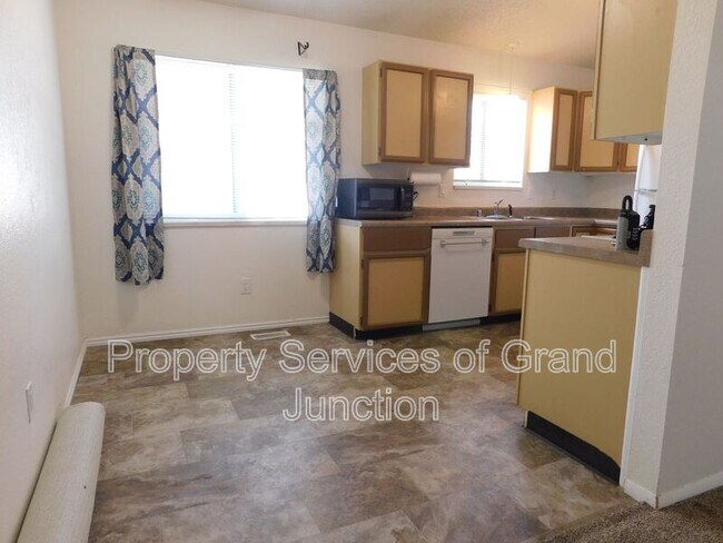 Building Photo - 2776 Grant Ct