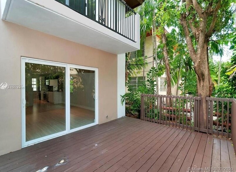 Building Photo - 307 Majorca Ave