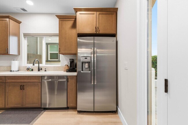 Building Photo - 5051 Savannah St