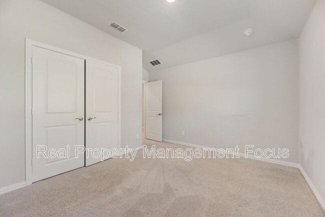 Building Photo - 203 Rocky Rd