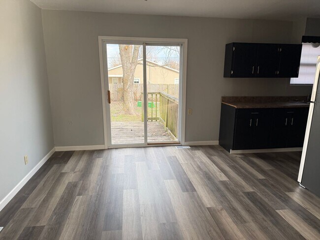 Building Photo - Fully remodeled 3 bedroom in great neighborhood - Iola