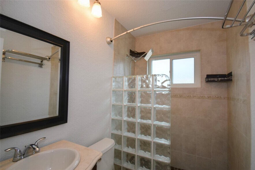 Building Photo - 960 NW 49th St