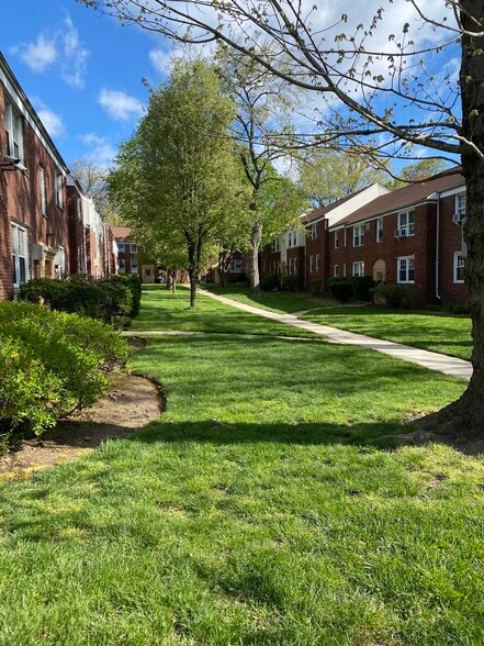 Building Photo - 800 N Broad St