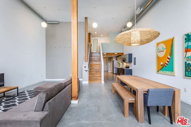 Building Photo - 4215 Glencoe Ave