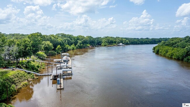 Building Photo - 237 River Oaks Dr