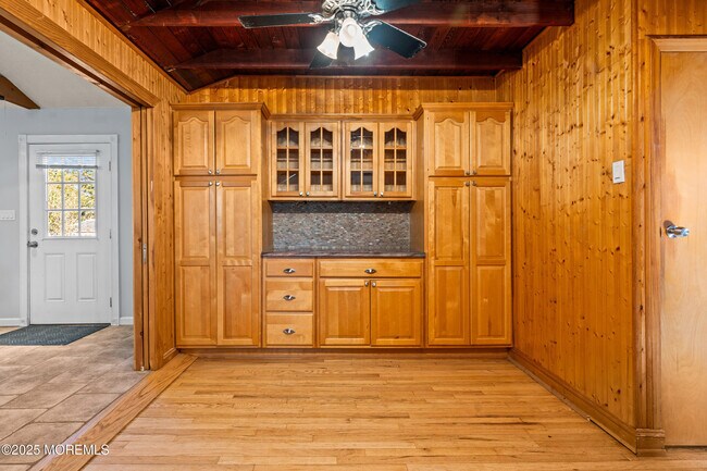 Building Photo - 72 Whalepond Rd