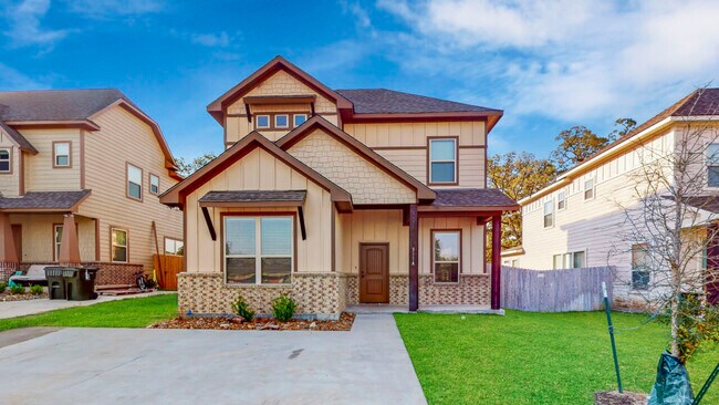 Primary Photo - 311 Fairway Dr
