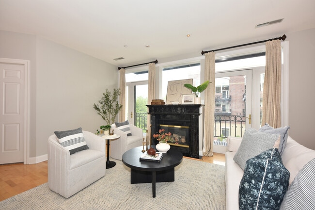 Building Photo - 1515 N Van Buren St