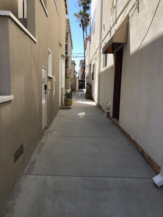 Building Photo - WSR Real Estate Inc.