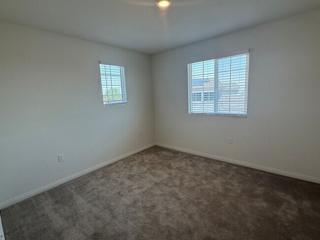 Building Photo - Victorville- New Richmond Home, 3 bedrooms...