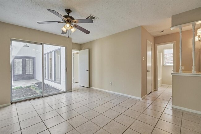 Building Photo - 3503 Dawnwood Dr