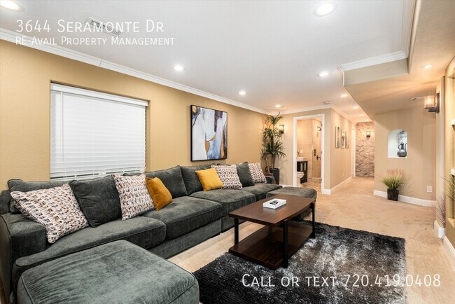 Building Photo - 3644 Seramonte Dr