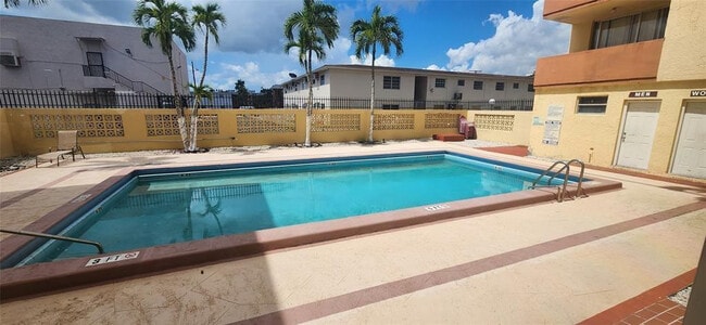 Building Photo - 13390 NE 7th Ave