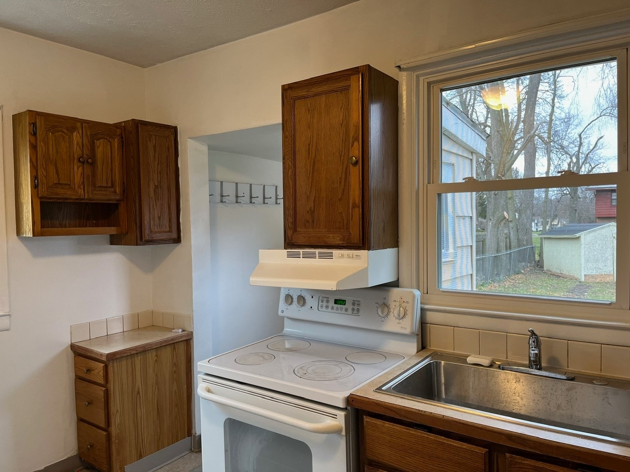 Building Photo - 631 Tisdale Ave