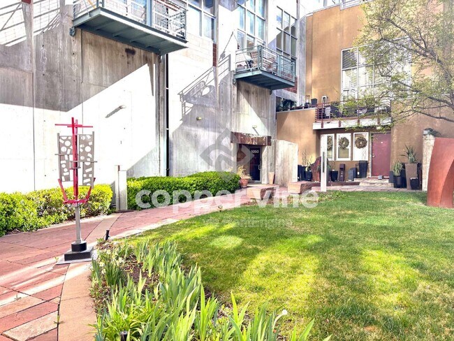 Building Photo - 1050 Cherokee St