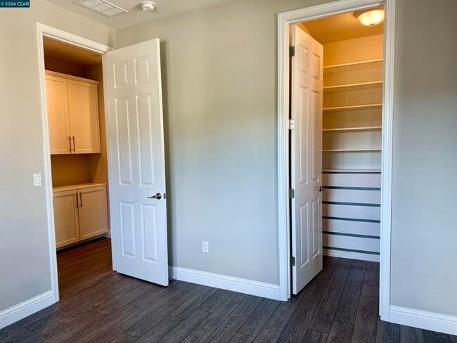 Building Photo - 64 Persimmon Walk