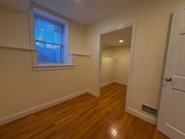 Building Photo - 1801 Beacon St