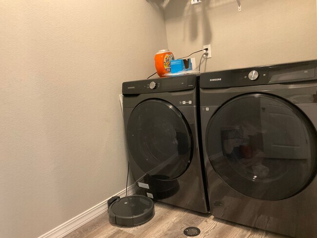 Building Photo - Beautiful Townhome in Townes At Woodmen Heights