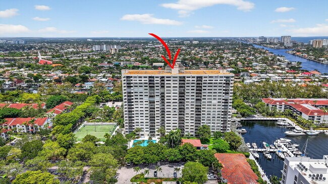 Building Photo - 3200 Port Royale Dr N