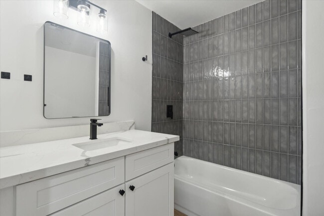 Building Photo - 8525 E Clarendon Ave