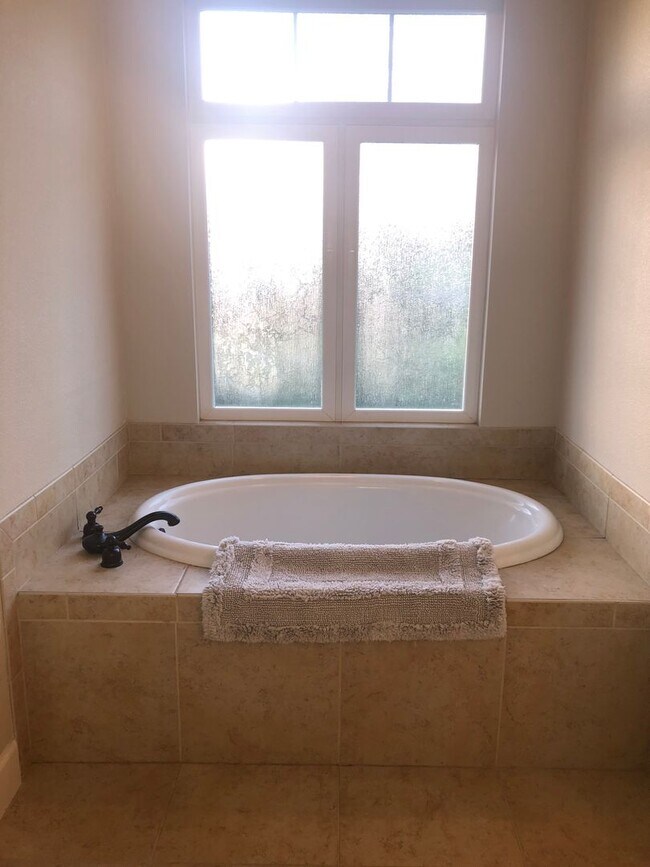 Building Photo - Beautiful Home In Cinnamon Hills