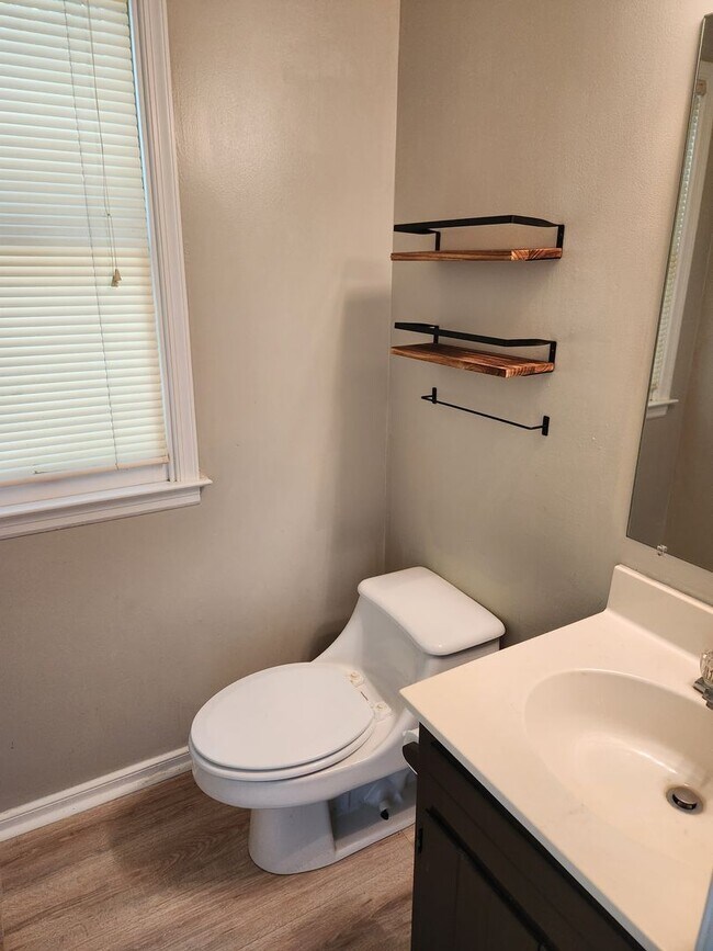 Building Photo - 3 Bedroom-Chesterfield-Midlothian-Woodlake...