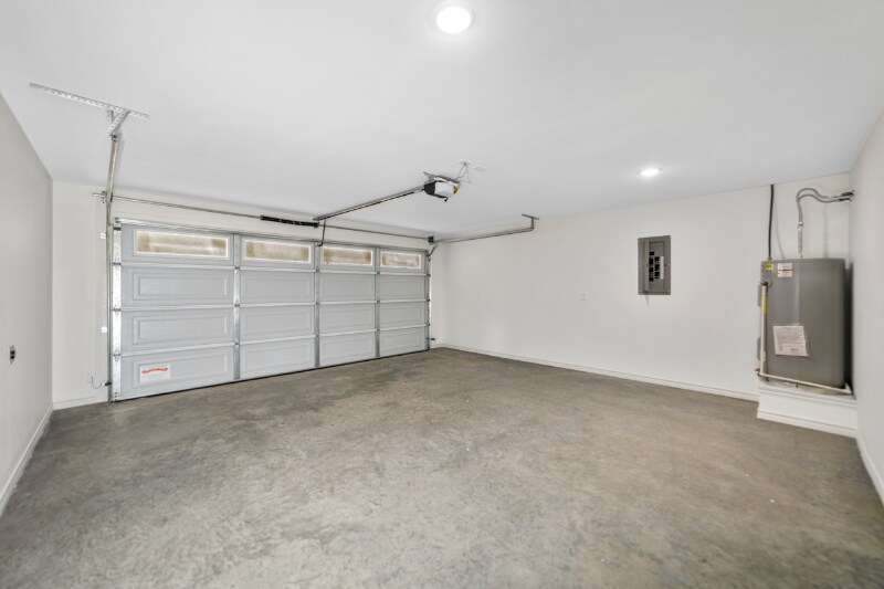 Building Photo - 152 Brenlind Ln