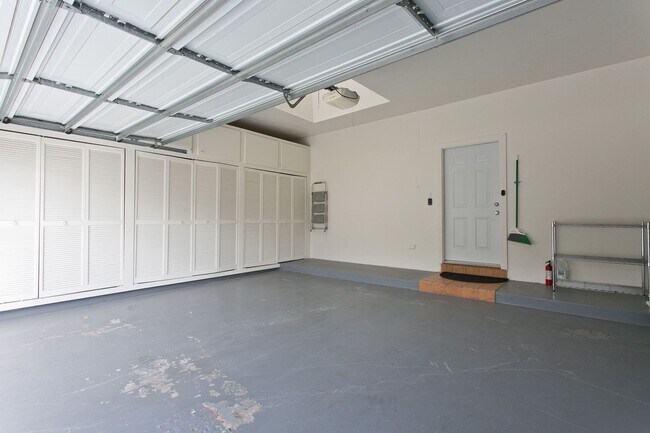 Building Photo - Elegant Oceanview Residence in Prestigious Hawaii Loa Ridge – 3 Bed / 3 Bath