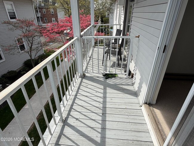Building Photo - 65 Whitefield Ave
