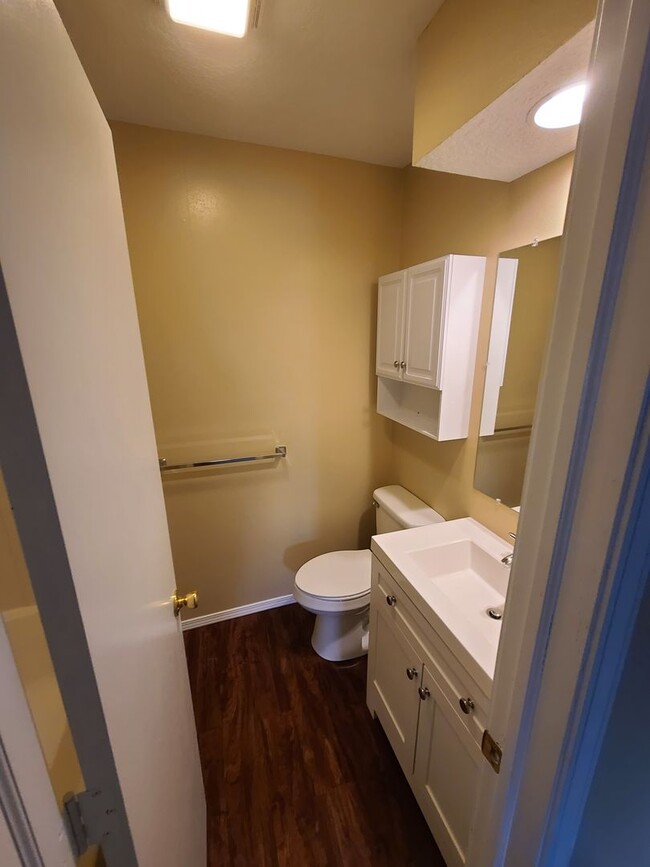 Building Photo - Magnolia Townhome