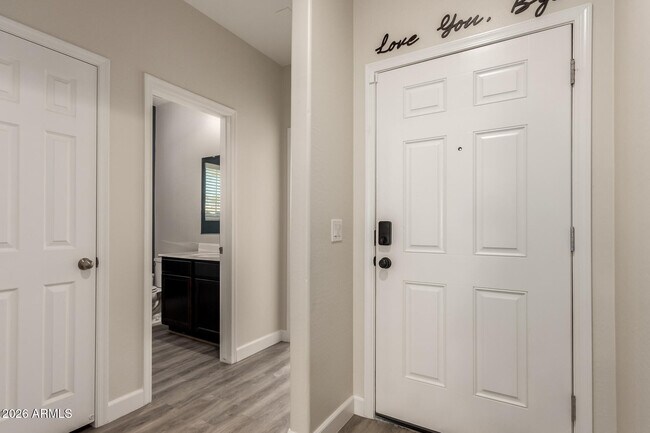 Building Photo - 11204 W Mobile Ln