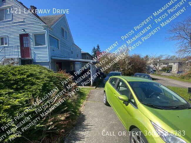 Building Photo - 1421 Lakeway Dr