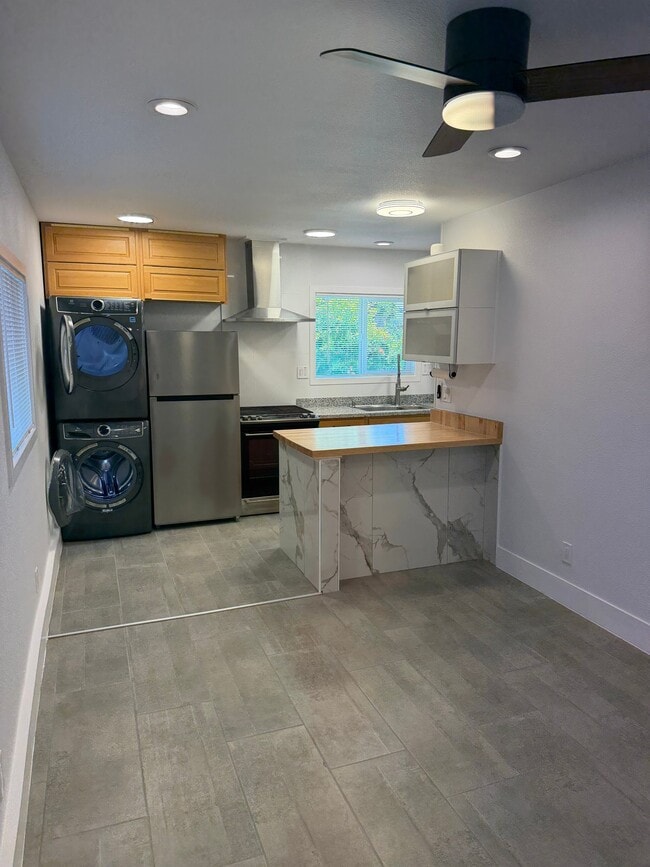 Building Photo - 765 Tobin Dr