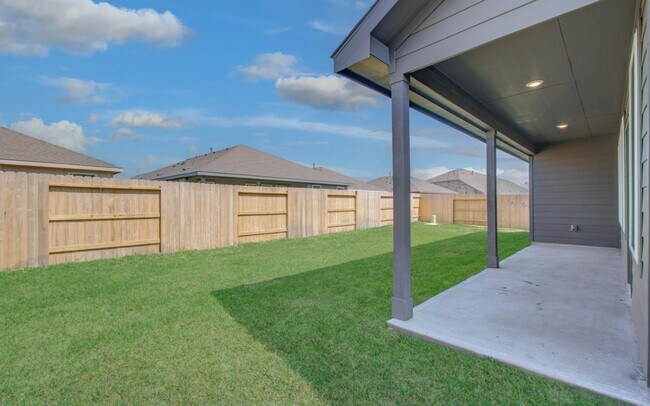 Building Photo - 26514 Foxtail Fern Dr
