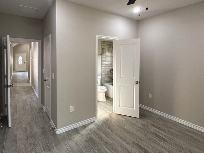 Building Photo - 16821 W Forrestal