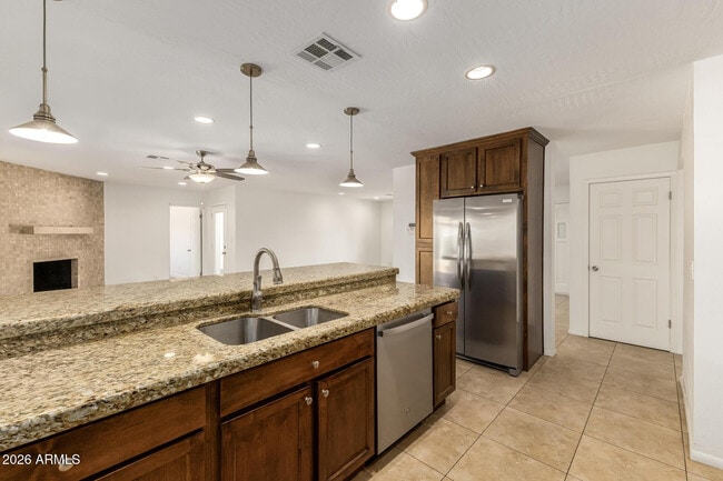 Building Photo - 6742 N 19th St