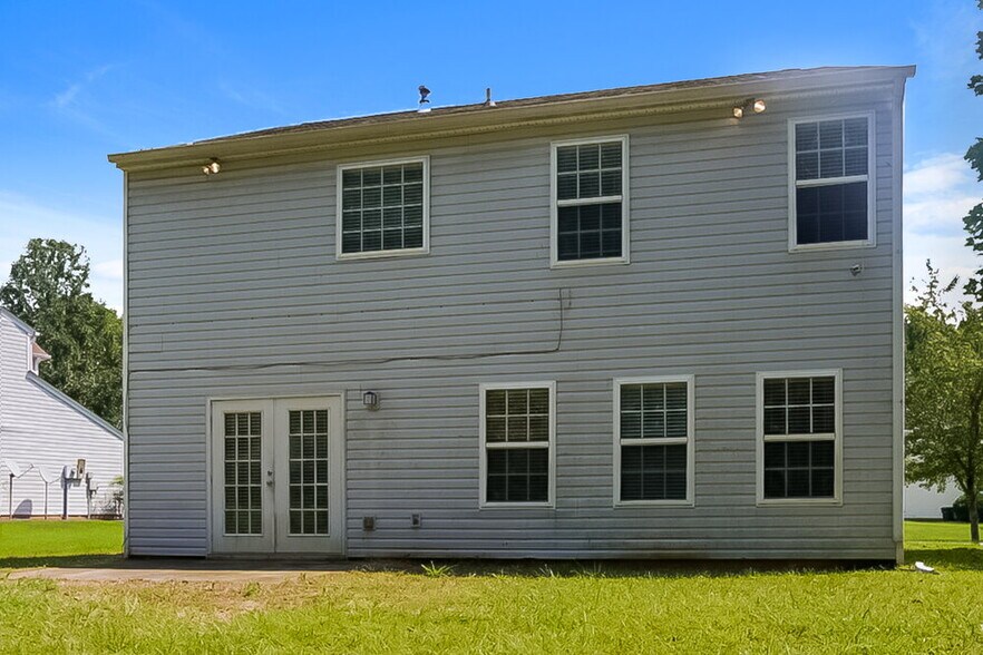 Building Photo - 6726 Brookfield Way