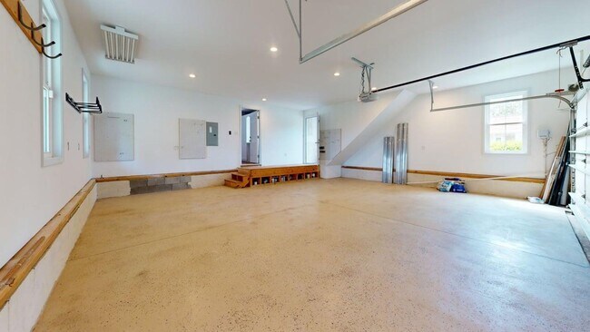 Building Photo - The Heart of Downtown