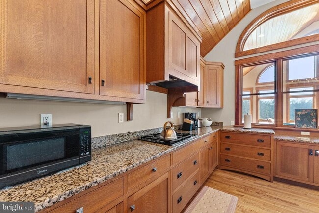 Building Photo - 3535 Meadow Rd