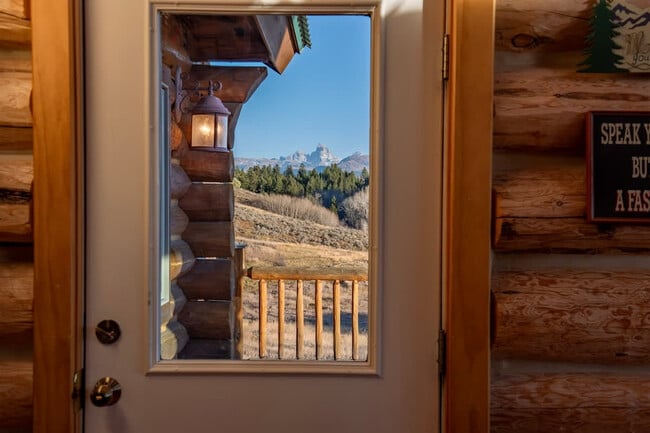 Building Photo - 10455 Rammell Mountain Rd