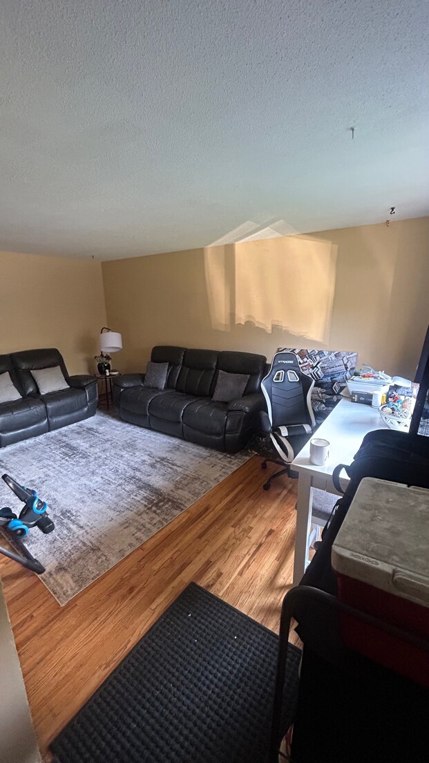 Building Photo - 3640 Oak Ter