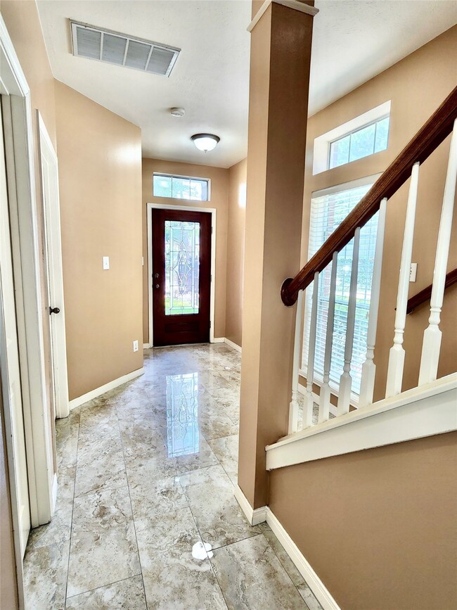 Building Photo - 32 Waugh Dr