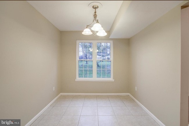Building Photo - 6 Normandy Square Ct