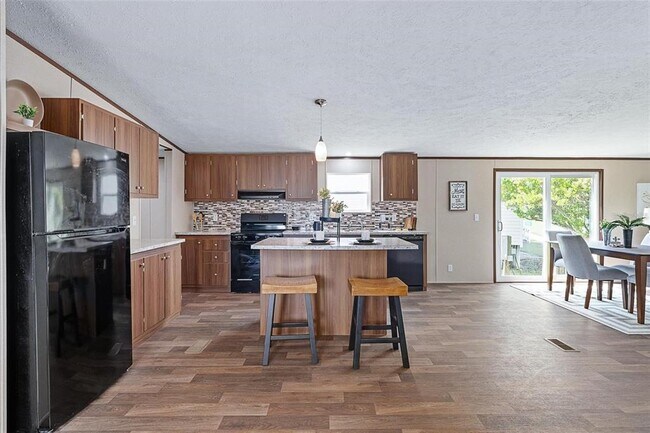 Building Photo - 8150 Cherokee Rd