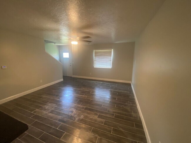 Building Photo - 3252 Summerhill Ln