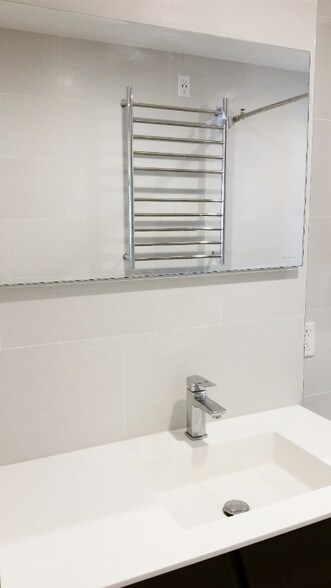 Building Photo - 153 E 87th St