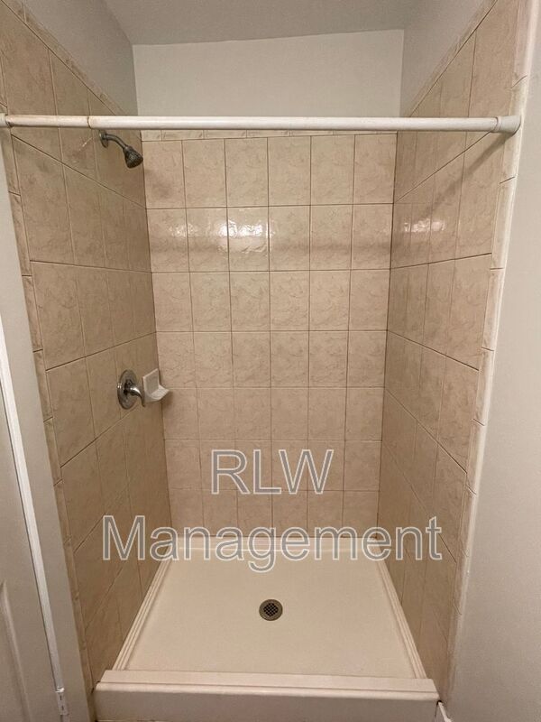 Building Photo - 11 N Central Ave