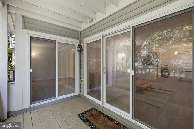Building Photo - 7713 Lafayette Forest Dr